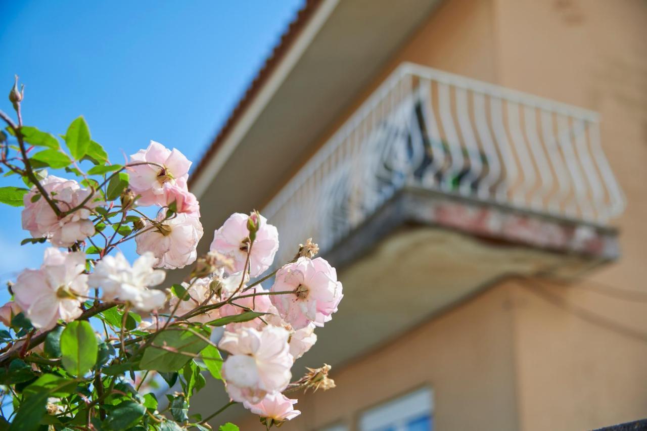 Bright Apartment With Garden In กาชไกช์ ภายนอก รูปภาพ